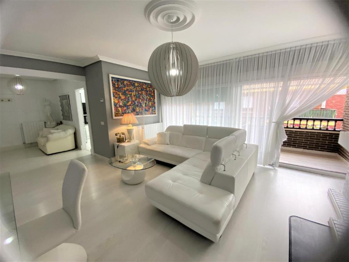 Atico Lujo Llanes Apartment ภายนอก รูปภาพ