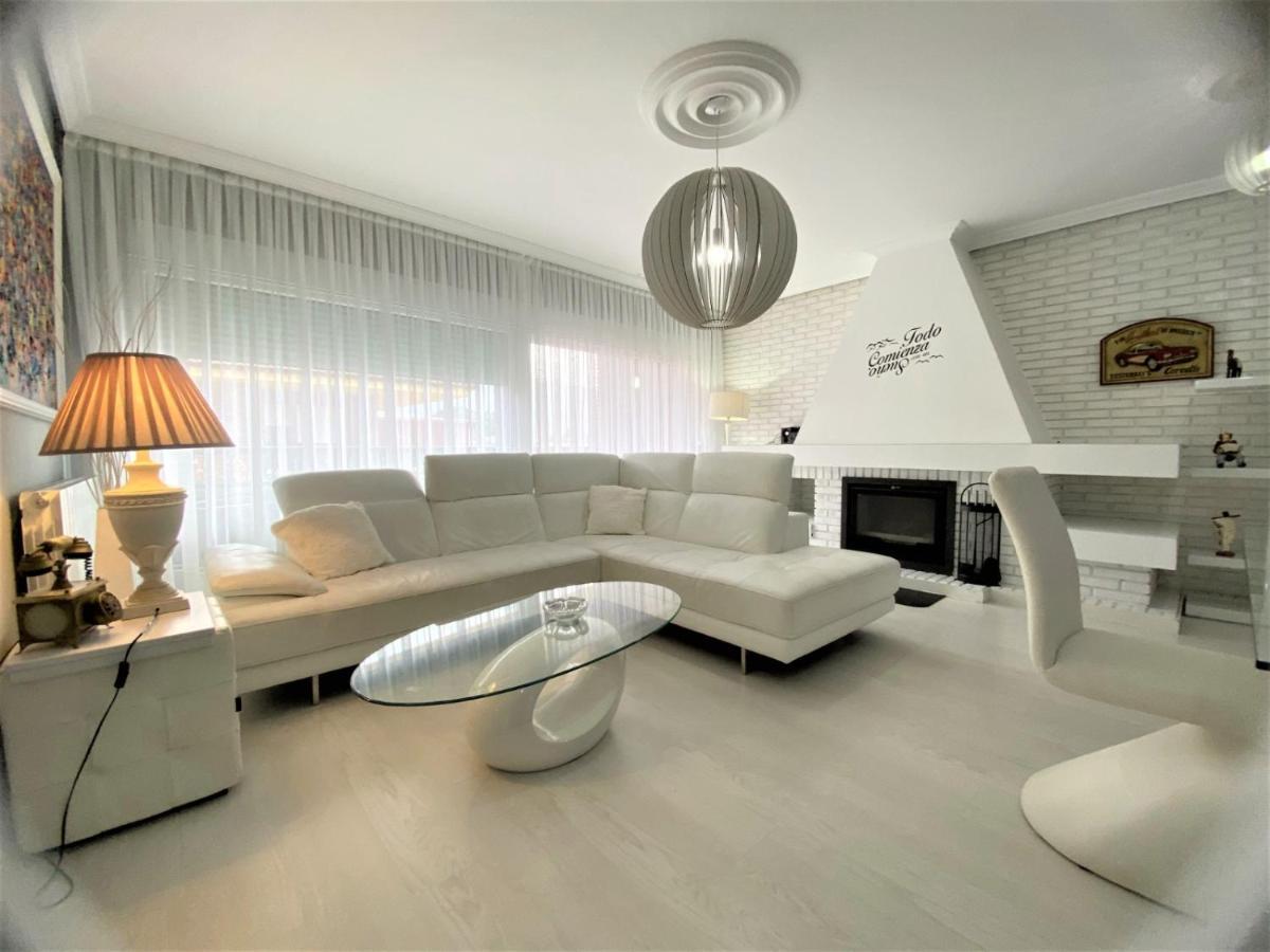 Atico Lujo Llanes Apartment ภายนอก รูปภาพ